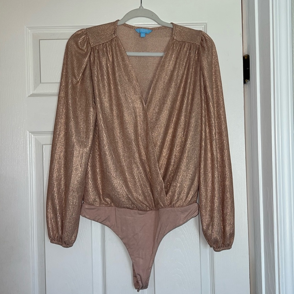 Women’s shirt size M
